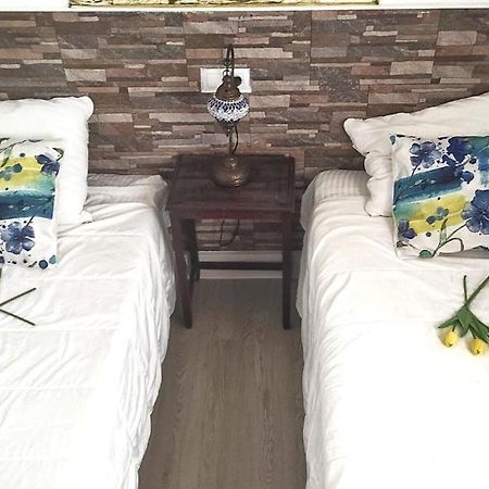Apartamento con azotea privada para parejas y familias Conil De La Frontera Exterior foto