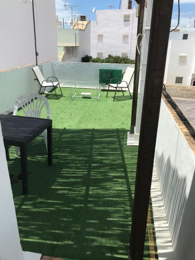 Apartamento con azotea privada para parejas y familias Conil De La Frontera Exterior foto